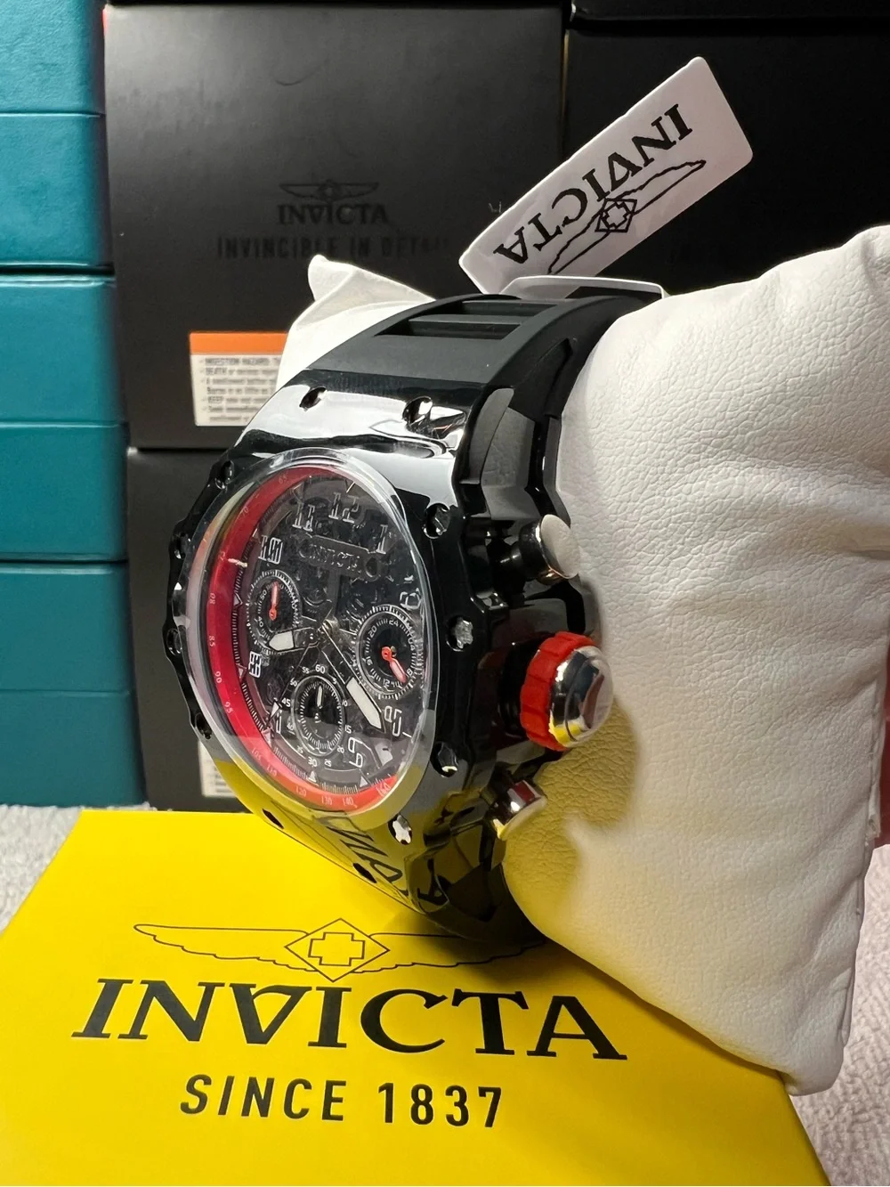 Invicta Racing Valyron Men’s Watch-41mm MOD-69779 Black & Red (NWT) Limited!!!